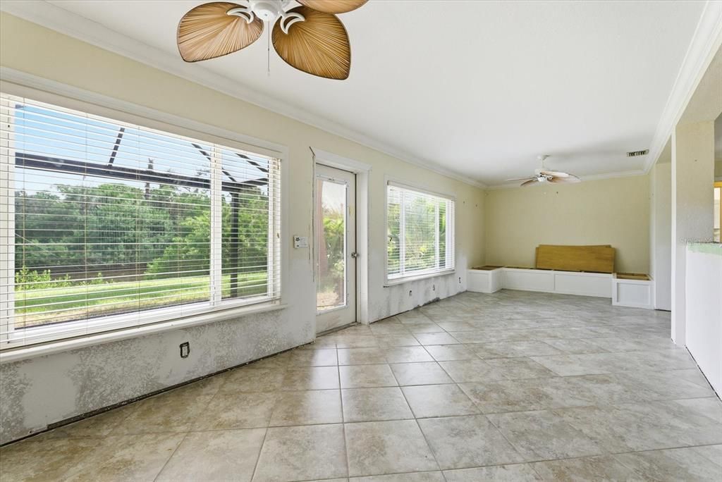 For Sale: $499,000 (2 beds, 2 baths, 2252 Square Feet)