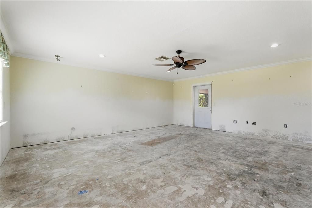 For Sale: $499,000 (2 beds, 2 baths, 2252 Square Feet)