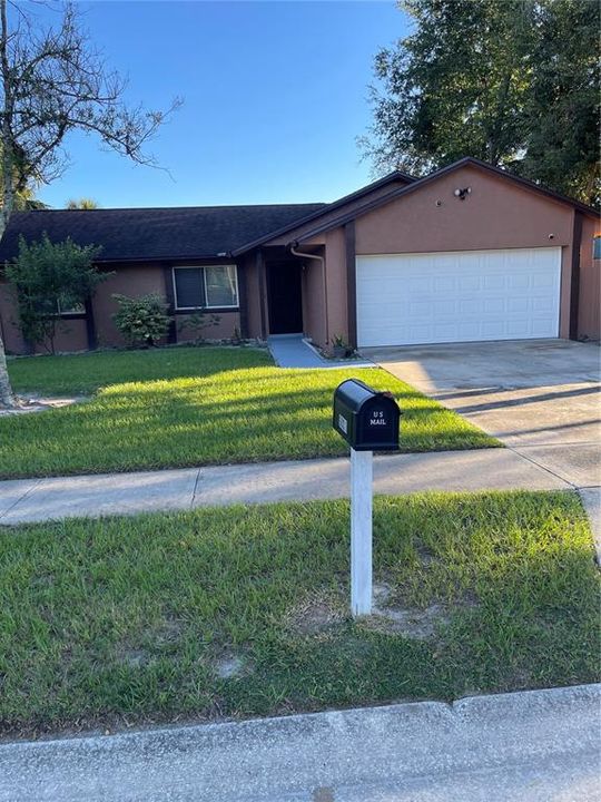 For Sale: $320,000 (3 beds, 2 baths, 1374 Square Feet)