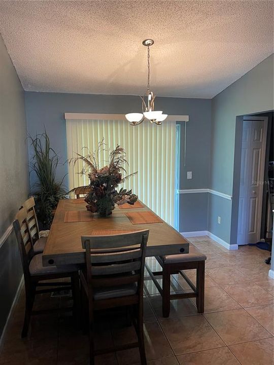 For Sale: $320,000 (3 beds, 2 baths, 1374 Square Feet)