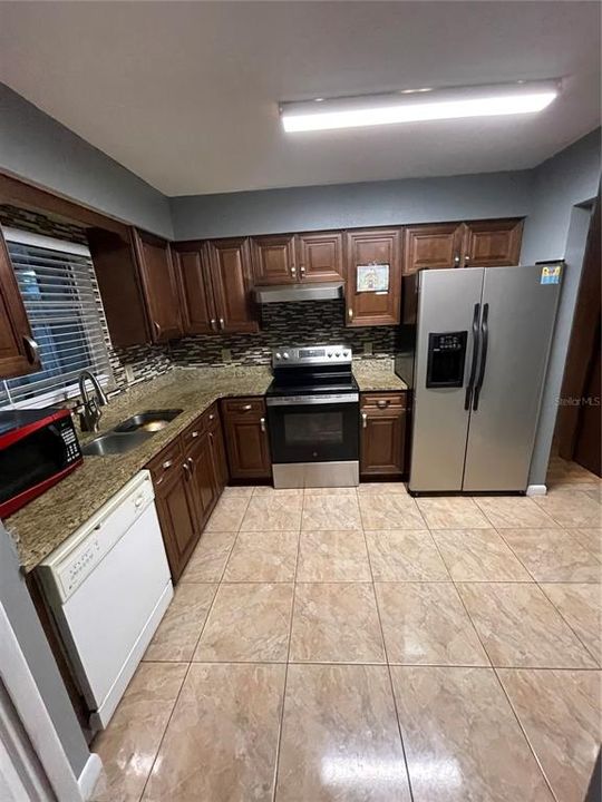 For Sale: $320,000 (3 beds, 2 baths, 1374 Square Feet)