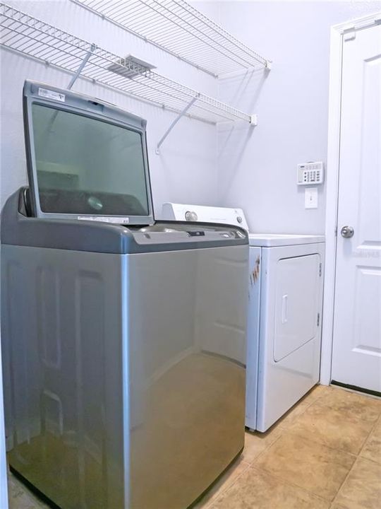 Activo con contrato: $484,900 (4 camas, 2 baños, 1962 Pies cuadrados)