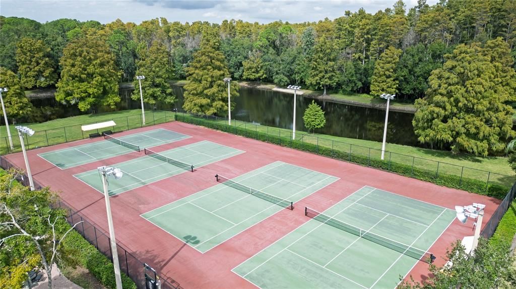 Activo con contrato: $484,900 (4 camas, 2 baños, 1962 Pies cuadrados)