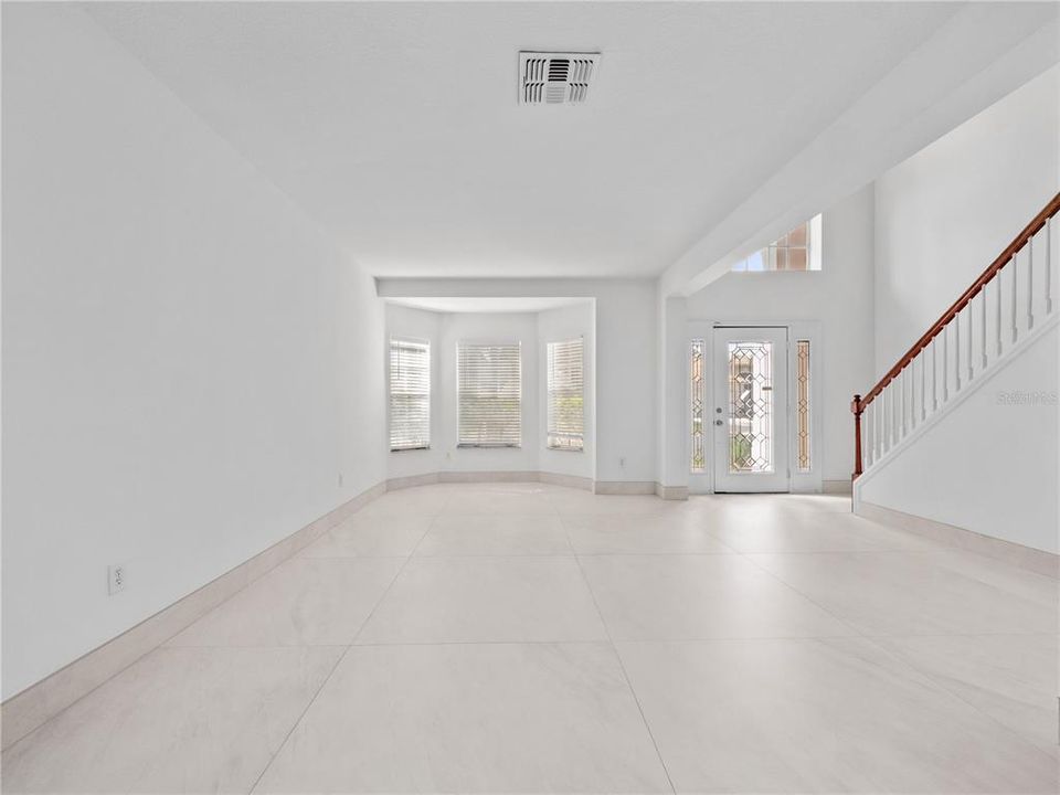 出租: $3,570 (4 贝兹, 2 浴室, 2238 平方英尺)