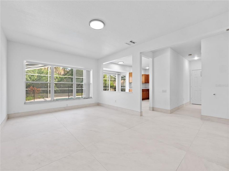 出租: $3,570 (4 贝兹, 2 浴室, 2238 平方英尺)