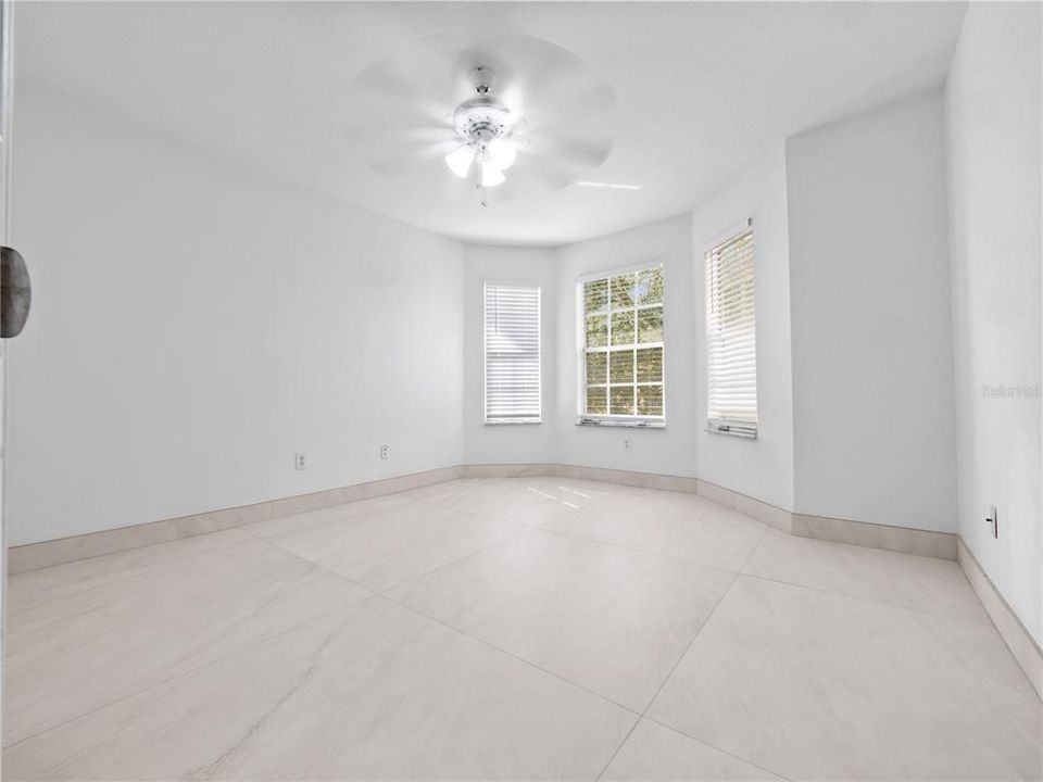 出租: $3,570 (4 贝兹, 2 浴室, 2238 平方英尺)