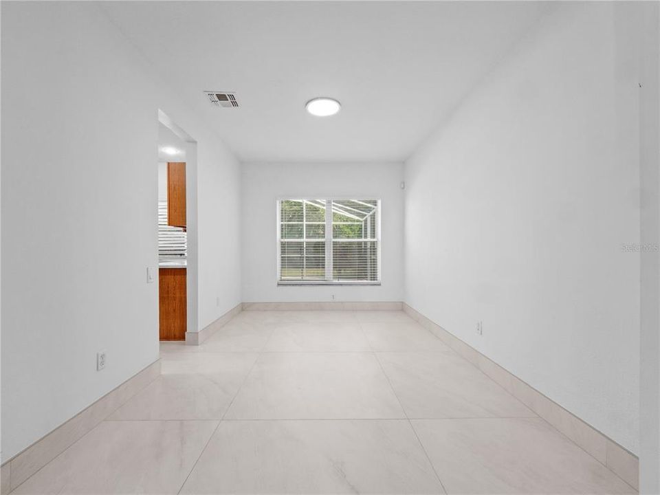 出租: $3,570 (4 贝兹, 2 浴室, 2238 平方英尺)