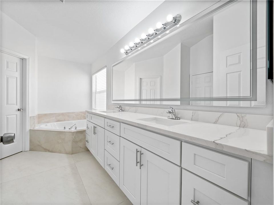 出租: $3,570 (4 贝兹, 2 浴室, 2238 平方英尺)