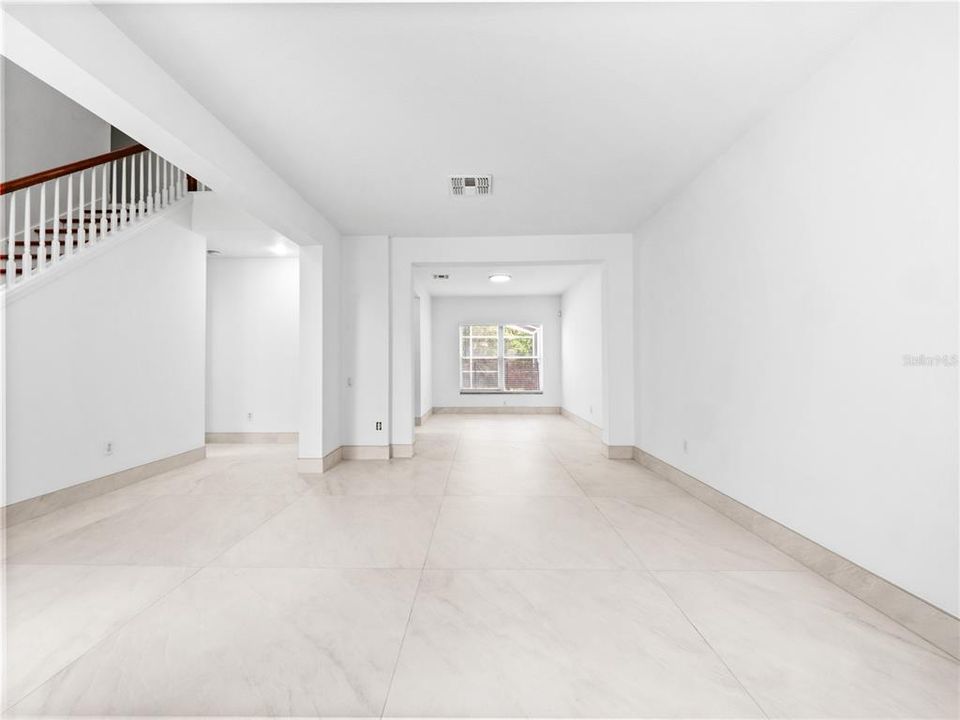 出租: $3,570 (4 贝兹, 2 浴室, 2238 平方英尺)