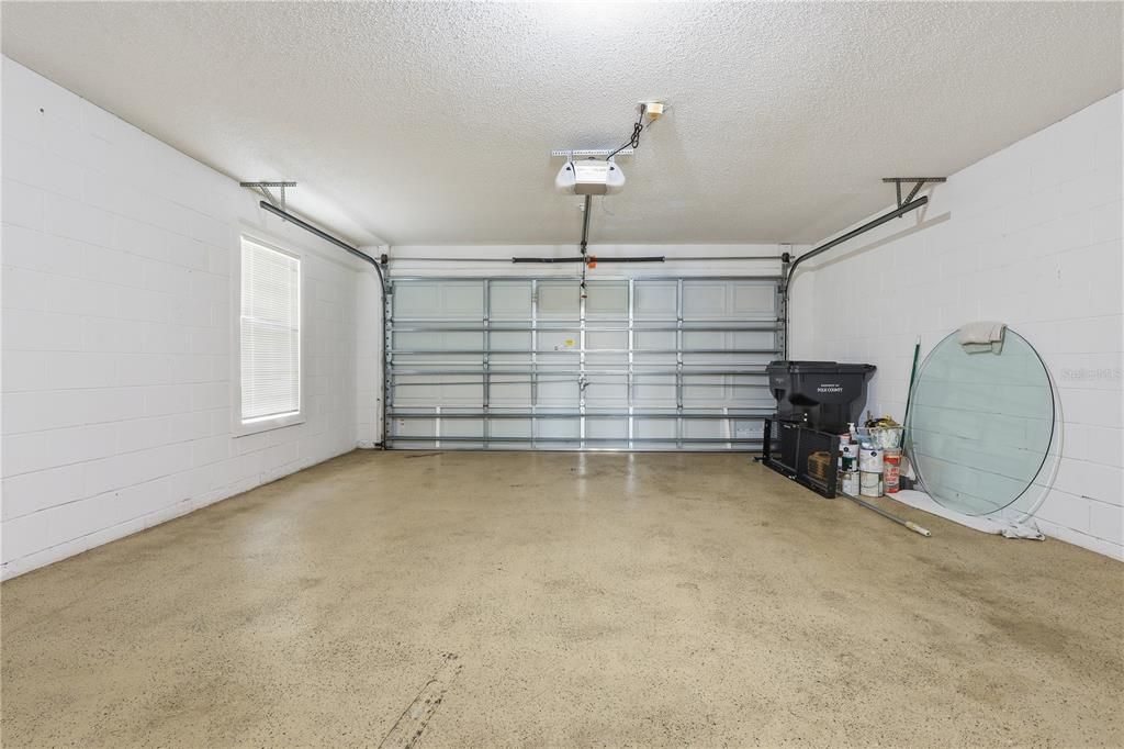 For Sale: $395,000 (3 beds, 2 baths, 1571 Square Feet)