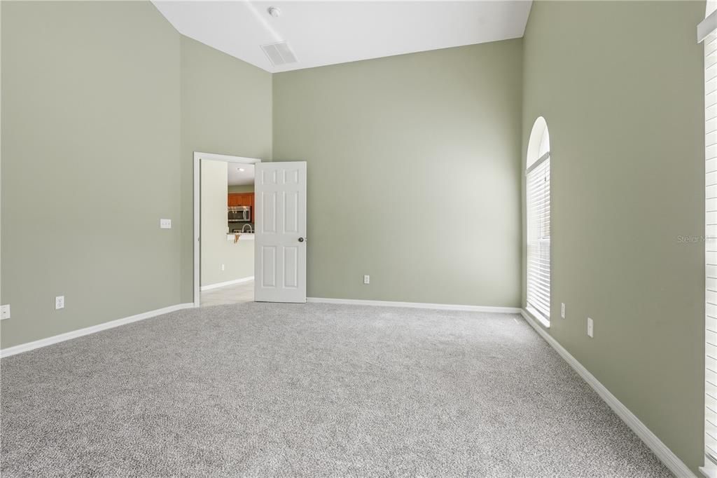 For Sale: $395,000 (3 beds, 2 baths, 1571 Square Feet)