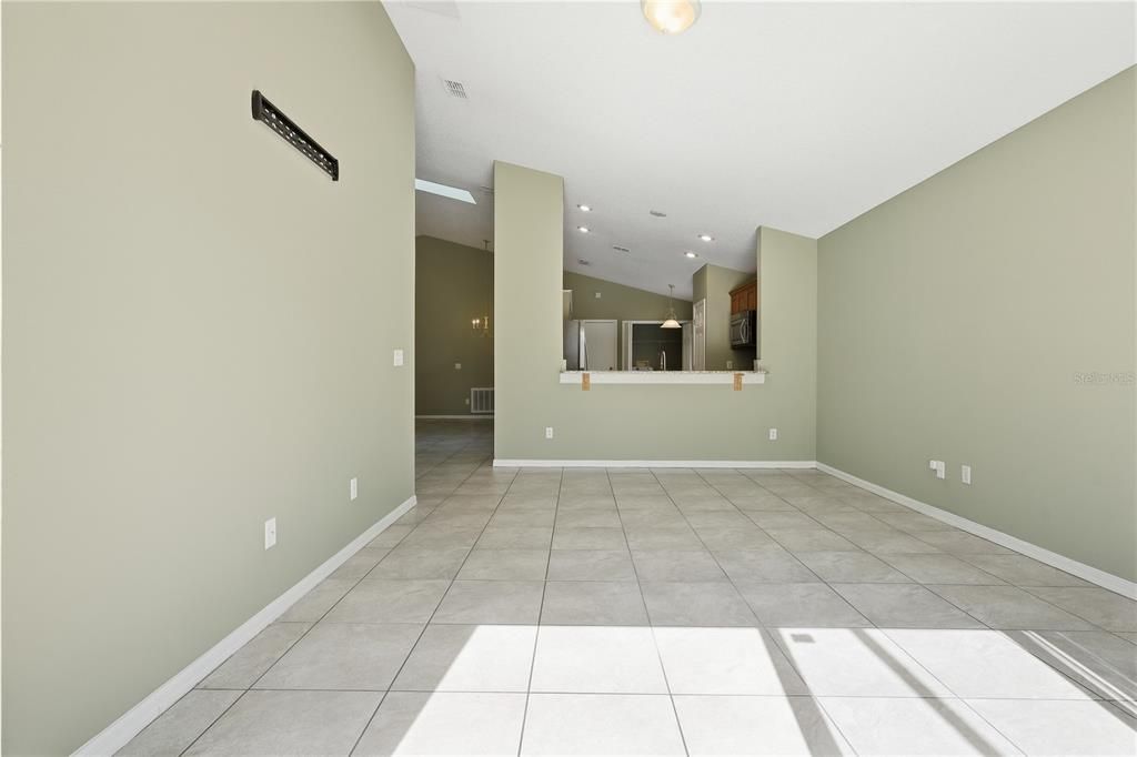 For Sale: $395,000 (3 beds, 2 baths, 1571 Square Feet)