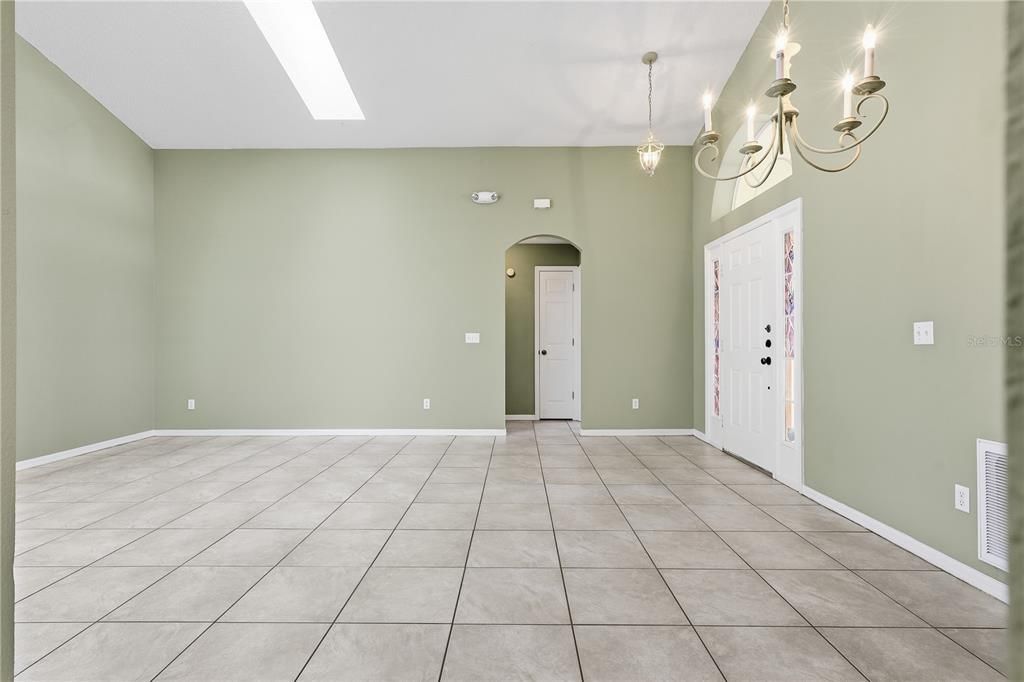 For Sale: $395,000 (3 beds, 2 baths, 1571 Square Feet)