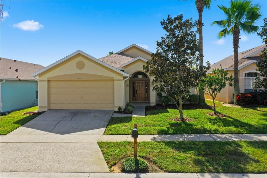 For Sale: $395,000 (3 beds, 2 baths, 1571 Square Feet)