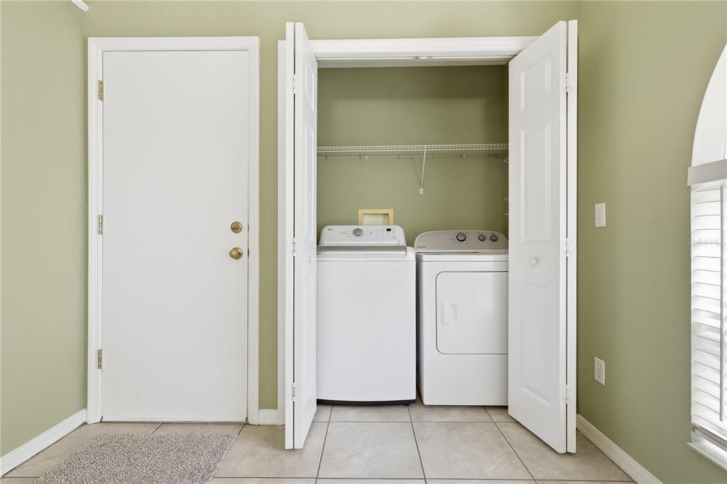 For Sale: $395,000 (3 beds, 2 baths, 1571 Square Feet)