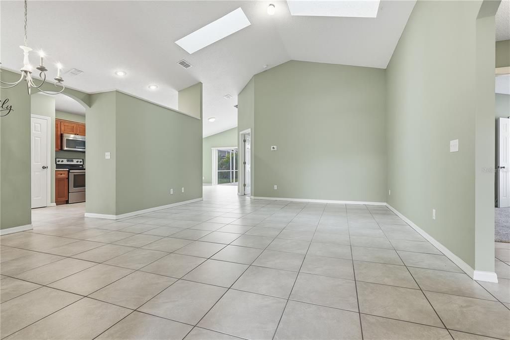 For Sale: $395,000 (3 beds, 2 baths, 1571 Square Feet)