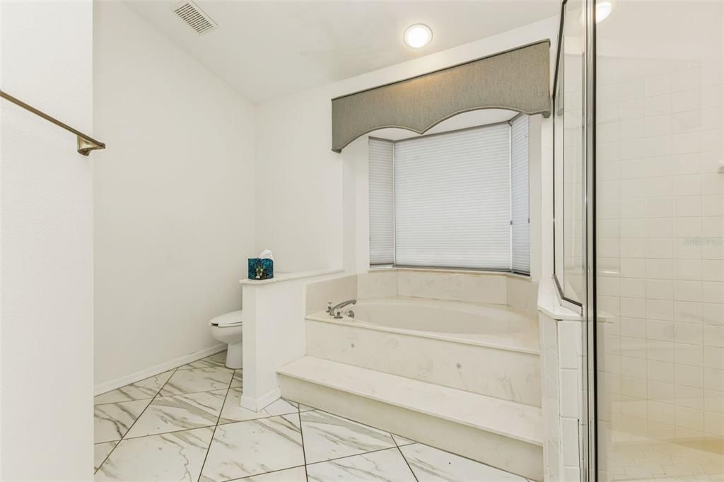 Active With Contract: $353,000 (3 beds, 2 baths, 1766 Square Feet)