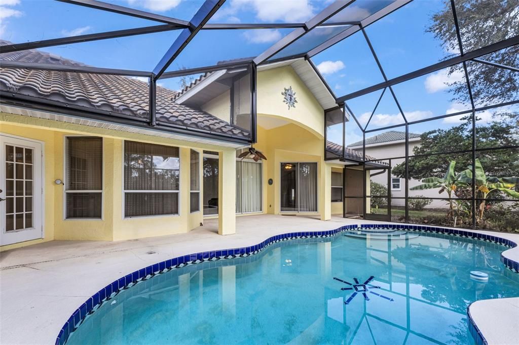 Active With Contract: $353,000 (3 beds, 2 baths, 1766 Square Feet)