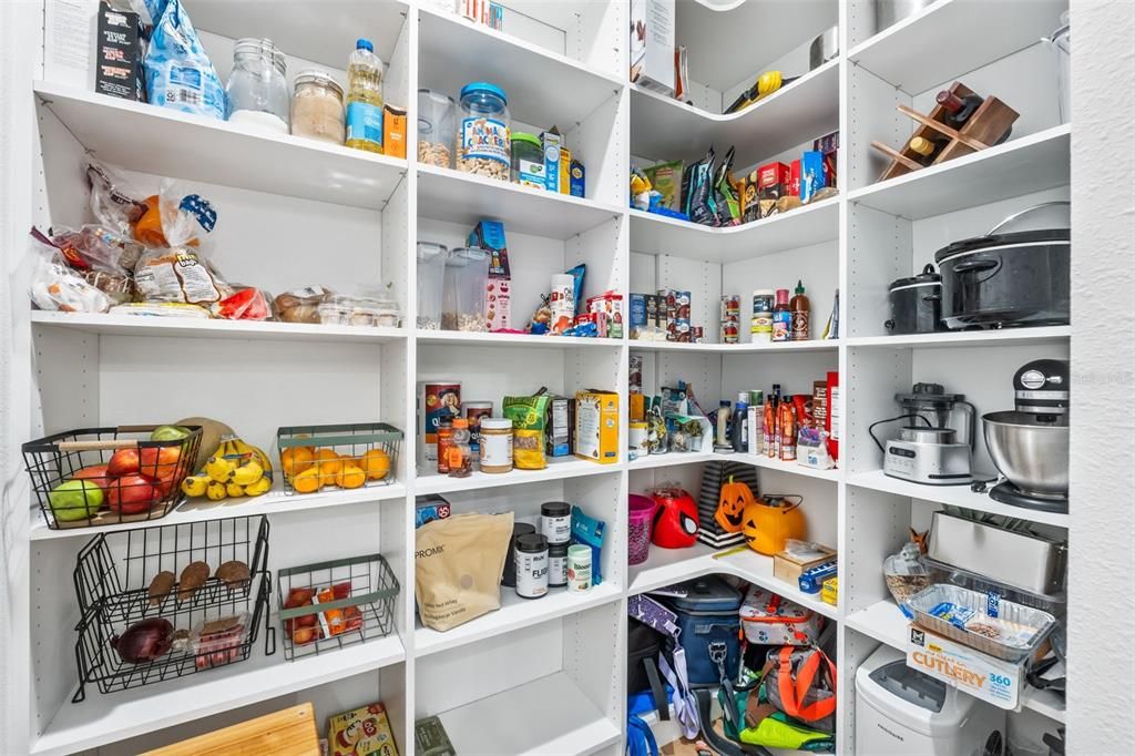 For Sale: $1,100,000 (5 beds, 3 baths, 3230 Square Feet)