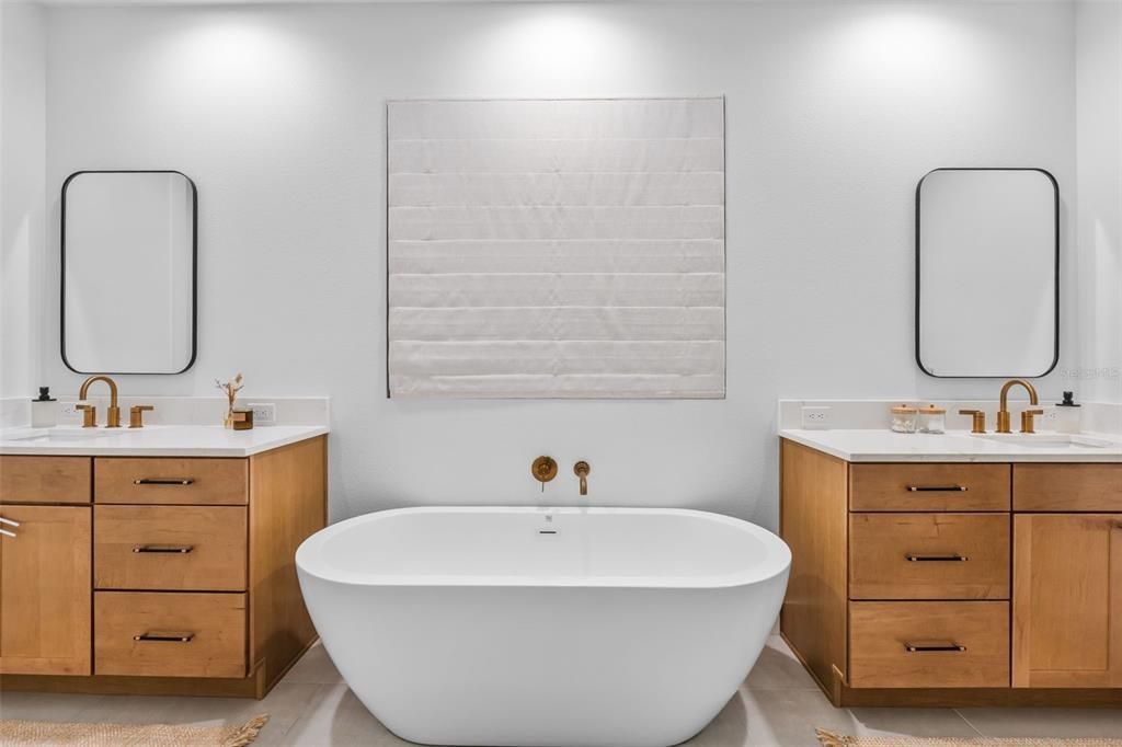 For Sale: $1,100,000 (5 beds, 3 baths, 3230 Square Feet)