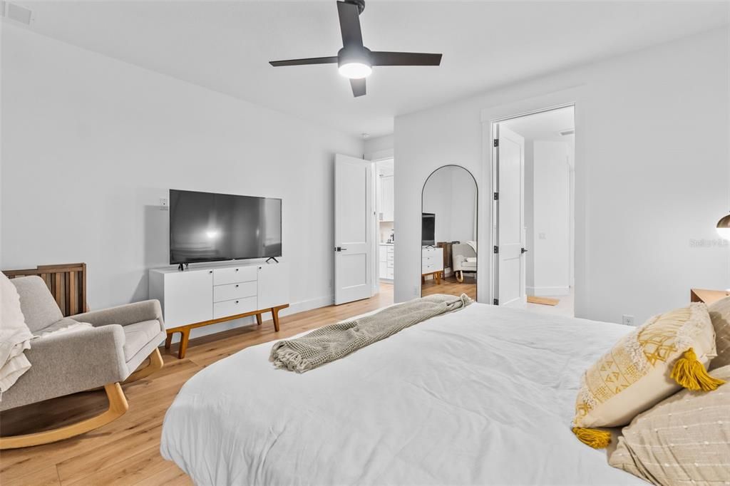 For Sale: $1,100,000 (5 beds, 3 baths, 3230 Square Feet)