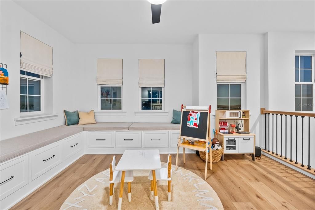 For Sale: $1,100,000 (5 beds, 3 baths, 3230 Square Feet)