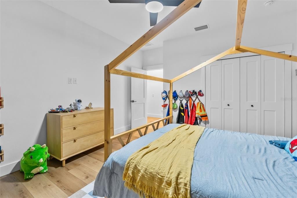 For Sale: $1,100,000 (5 beds, 3 baths, 3230 Square Feet)