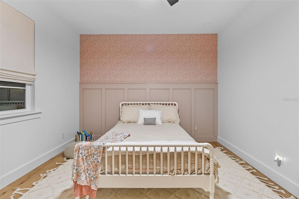 For Sale: $1,100,000 (5 beds, 3 baths, 3230 Square Feet)