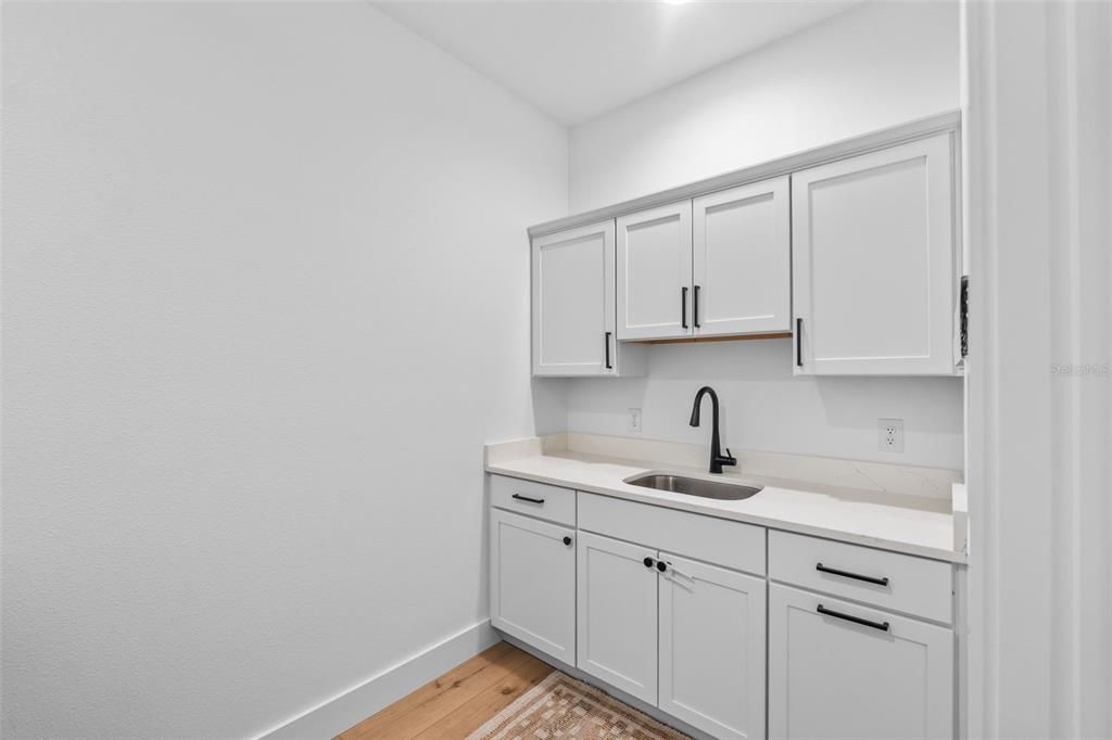 For Sale: $1,100,000 (5 beds, 3 baths, 3230 Square Feet)