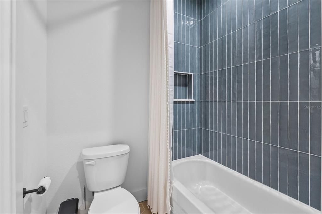 For Sale: $1,100,000 (5 beds, 3 baths, 3230 Square Feet)