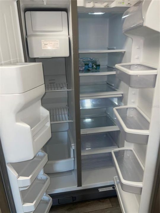 For Sale: $315,000 (2 beds, 1 baths, 910 Square Feet)