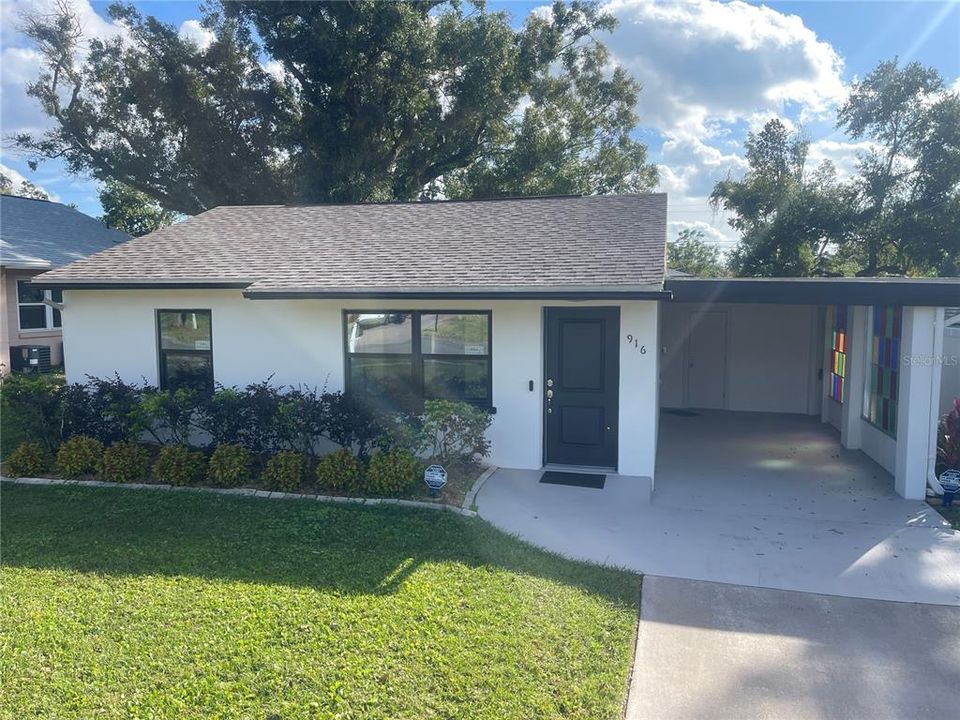 For Sale: $315,000 (2 beds, 1 baths, 910 Square Feet)