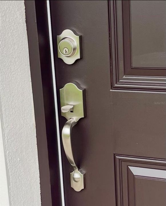 For Sale: $315,000 (2 beds, 1 baths, 910 Square Feet)