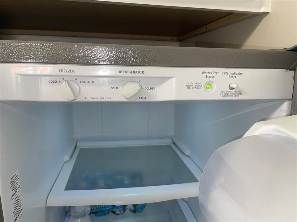 For Sale: $315,000 (2 beds, 1 baths, 910 Square Feet)