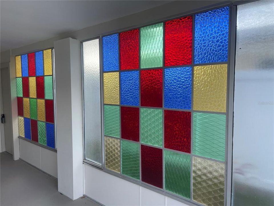 For Sale: $315,000 (2 beds, 1 baths, 910 Square Feet)