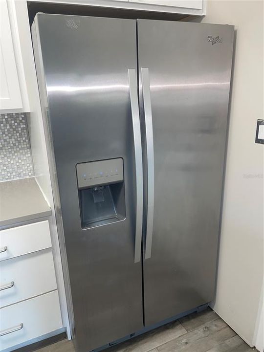 For Sale: $315,000 (2 beds, 1 baths, 910 Square Feet)