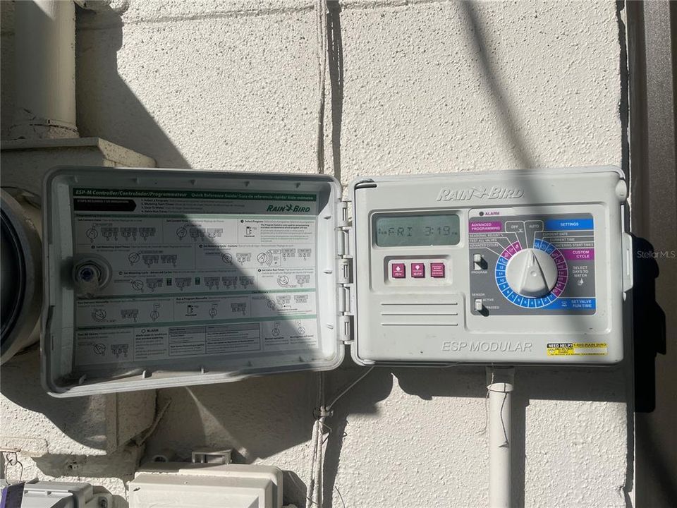 For Sale: $315,000 (2 beds, 1 baths, 910 Square Feet)