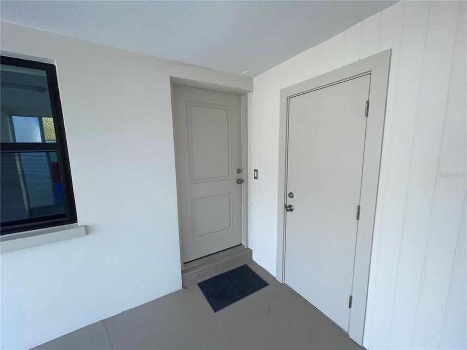 For Sale: $315,000 (2 beds, 1 baths, 910 Square Feet)