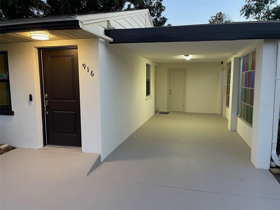 For Sale: $315,000 (2 beds, 1 baths, 910 Square Feet)