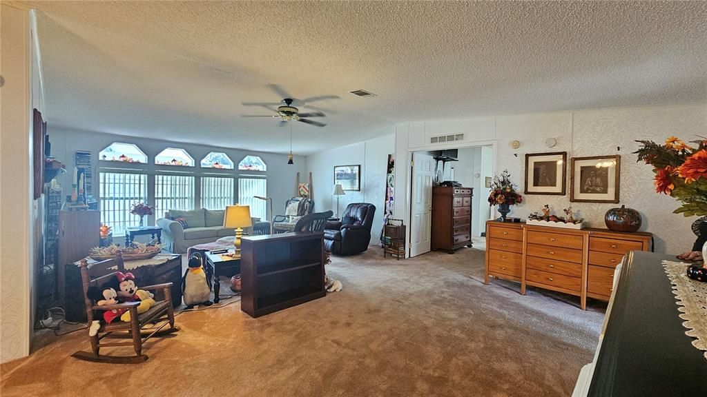 For Sale: $145,000 (3 beds, 2 baths, 2300 Square Feet)