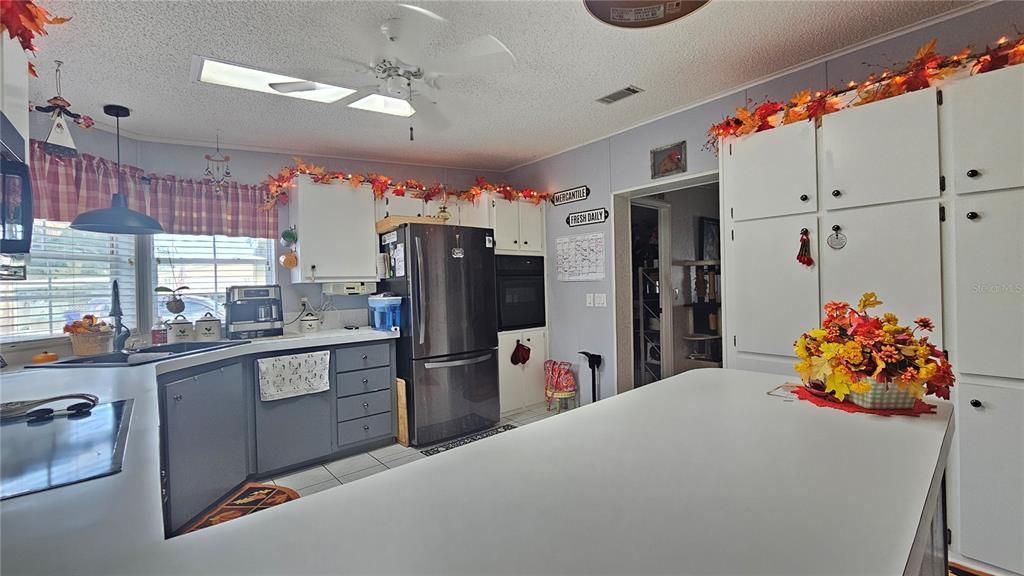 For Sale: $145,000 (3 beds, 2 baths, 2300 Square Feet)