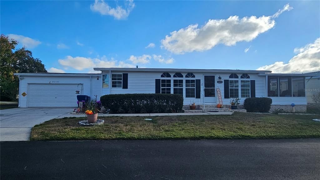 For Sale: $145,000 (3 beds, 2 baths, 2300 Square Feet)