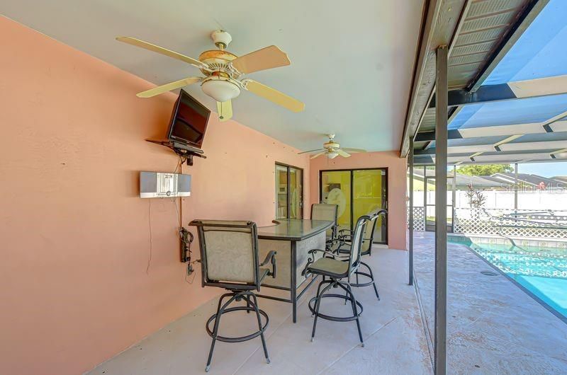 Active With Contract: $299,900 (3 beds, 2 baths, 1541 Square Feet)