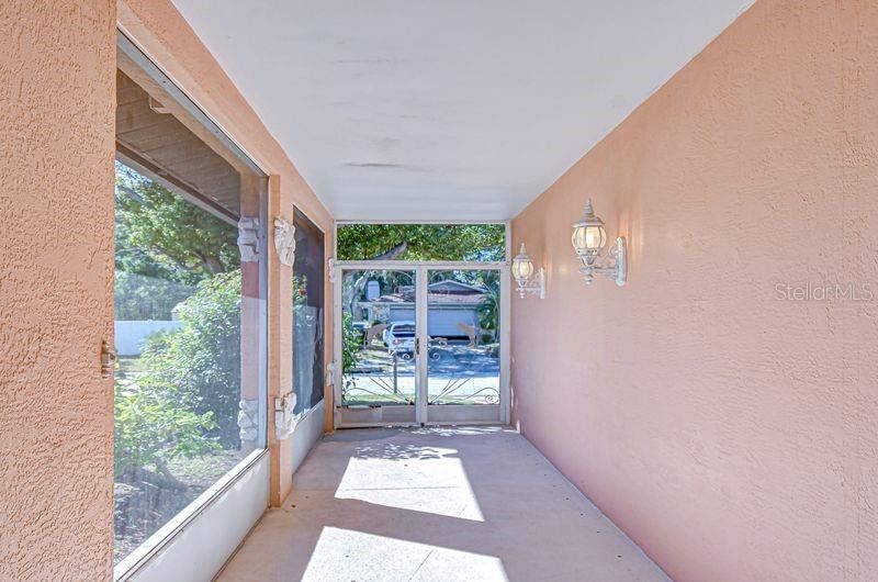 Active With Contract: $299,900 (3 beds, 2 baths, 1541 Square Feet)