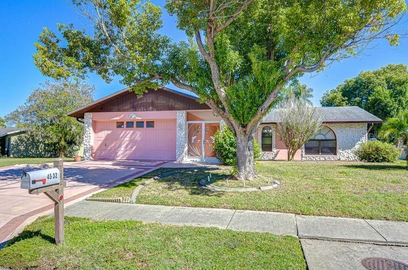 Active With Contract: $299,900 (3 beds, 2 baths, 1541 Square Feet)