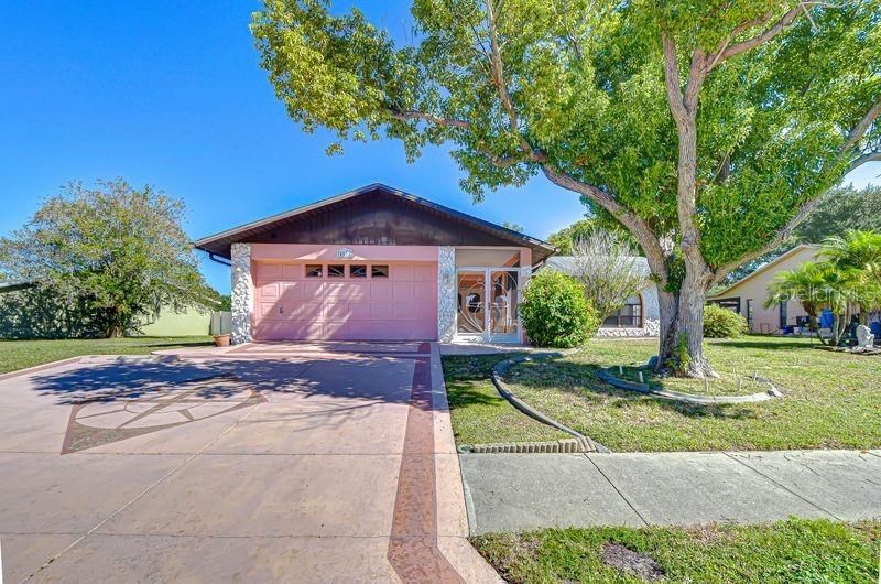 Active With Contract: $299,900 (3 beds, 2 baths, 1541 Square Feet)