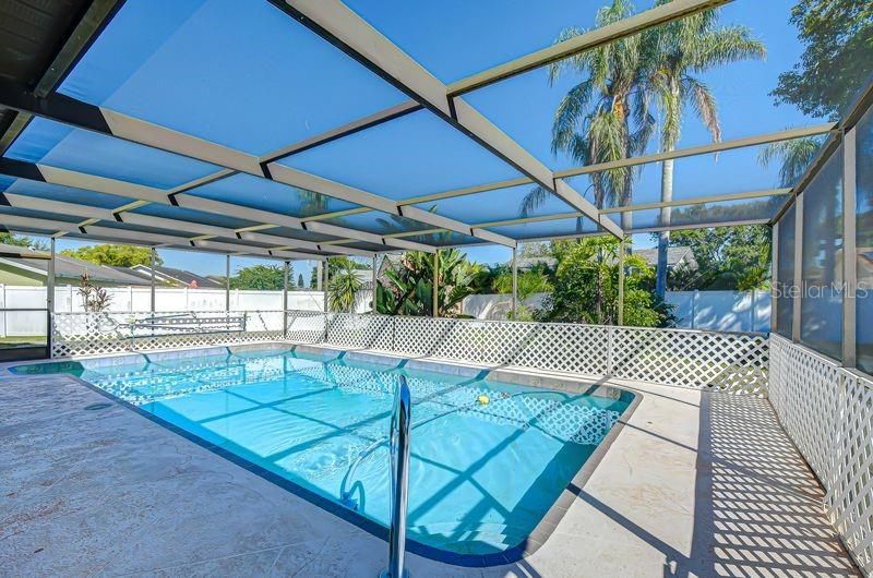 Active With Contract: $299,900 (3 beds, 2 baths, 1541 Square Feet)