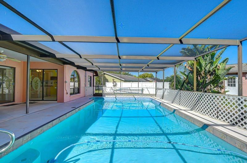 Active With Contract: $299,900 (3 beds, 2 baths, 1541 Square Feet)