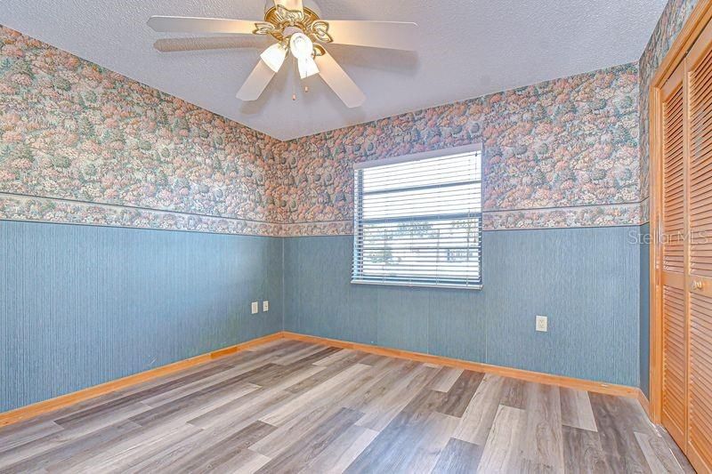 Active With Contract: $299,900 (3 beds, 2 baths, 1541 Square Feet)