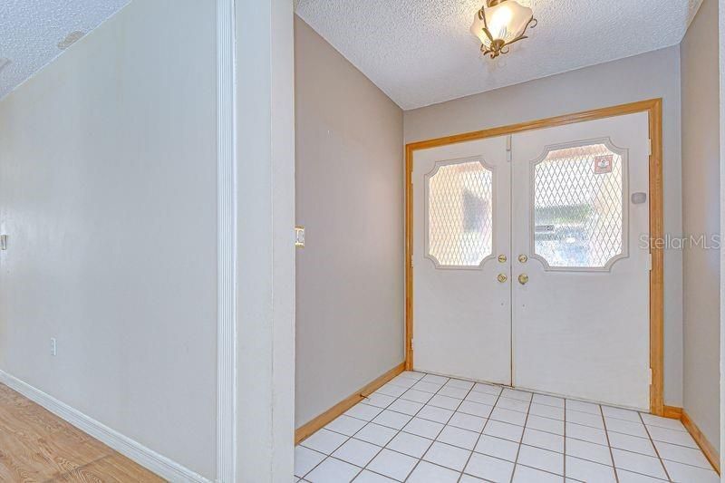 Active With Contract: $299,900 (3 beds, 2 baths, 1541 Square Feet)